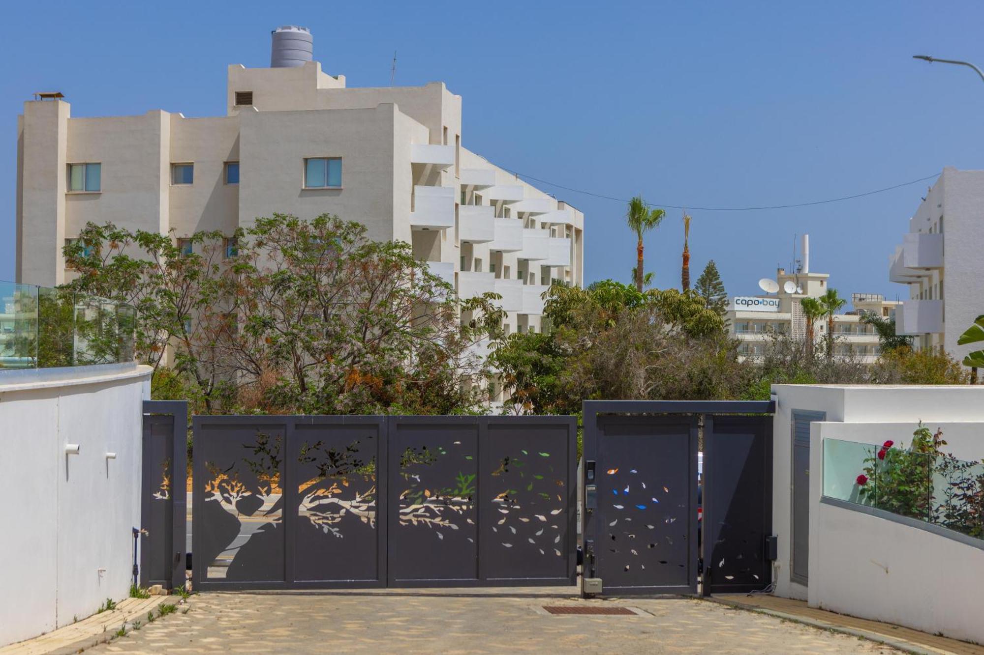 Fig Tree Bay Residences 5 プロタラス エクステリア 写真