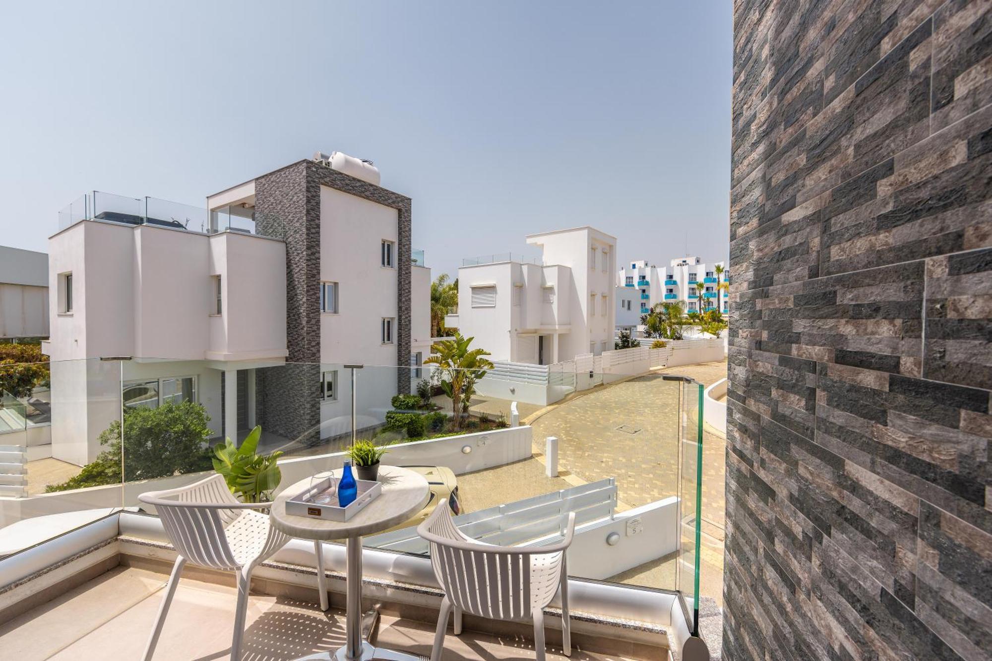 Fig Tree Bay Residences 5 プロタラス エクステリア 写真
